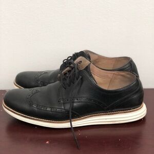 Cole Haan Black Oxfords with Minimalist Design